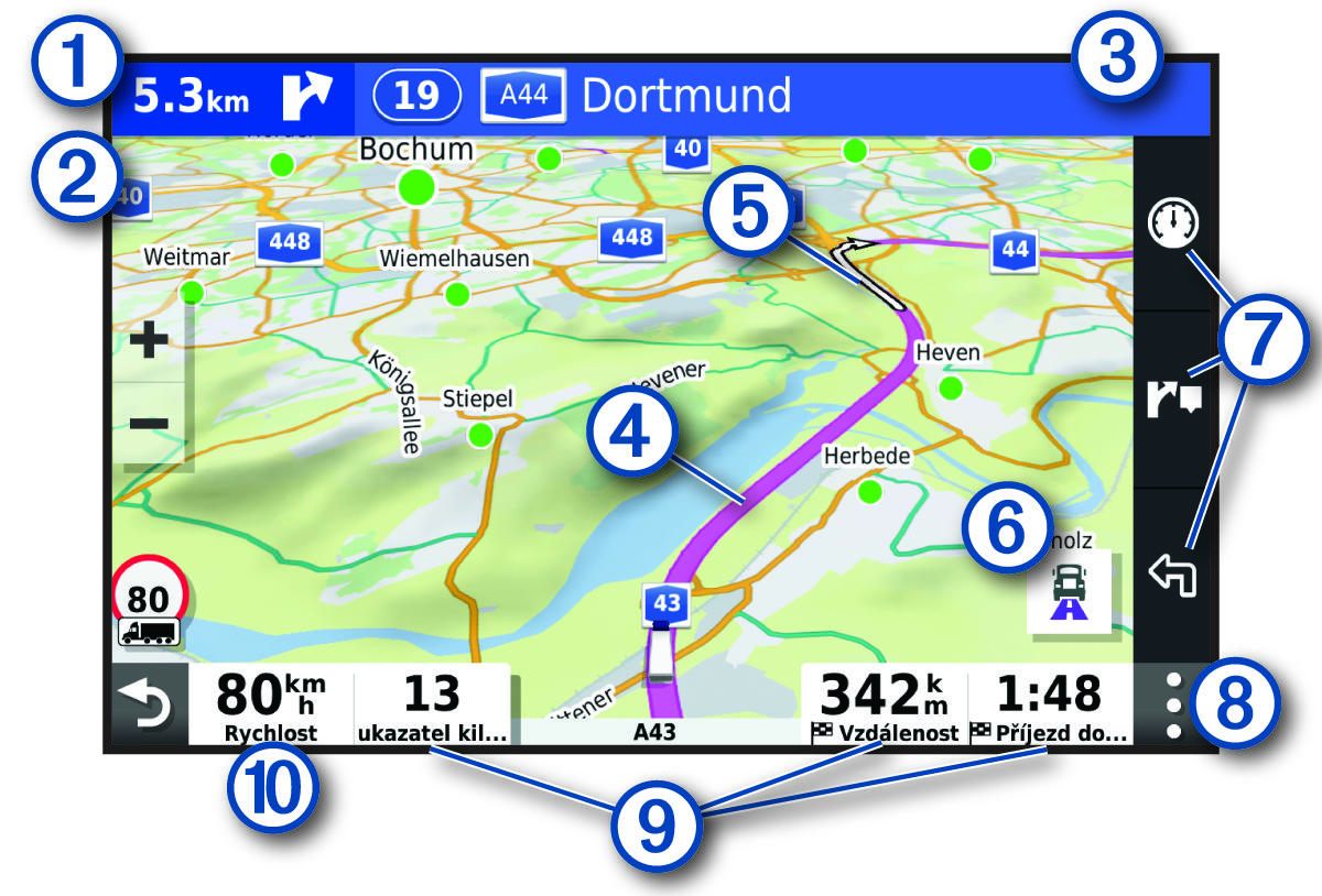 Aktivní trasa na navigační mapě s popisky